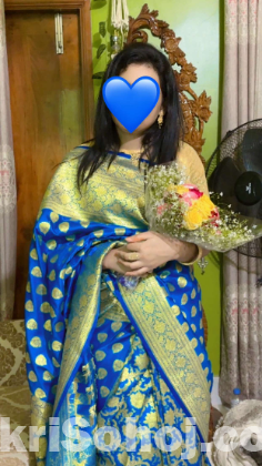 রয়্যাল ব্লু-গোল্ডেন বেনারসি শাড়ি – মাত্র ৩৫০০ টাকা